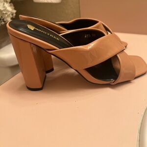 Big Tree womens nude patten heels